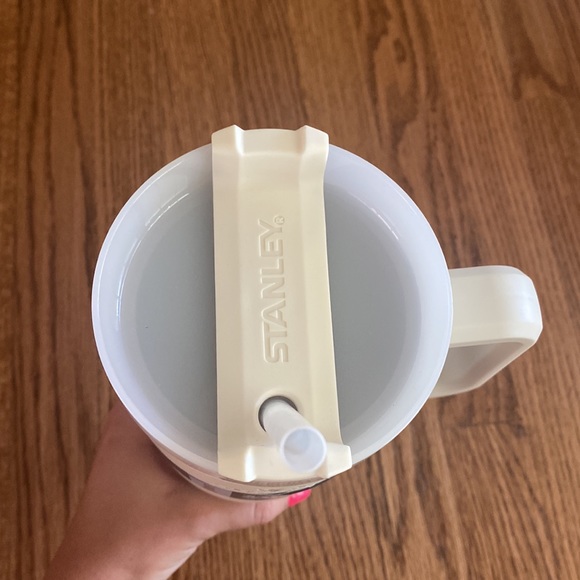 Stanley 40 oz travel Quencher - Picture 3 of 4